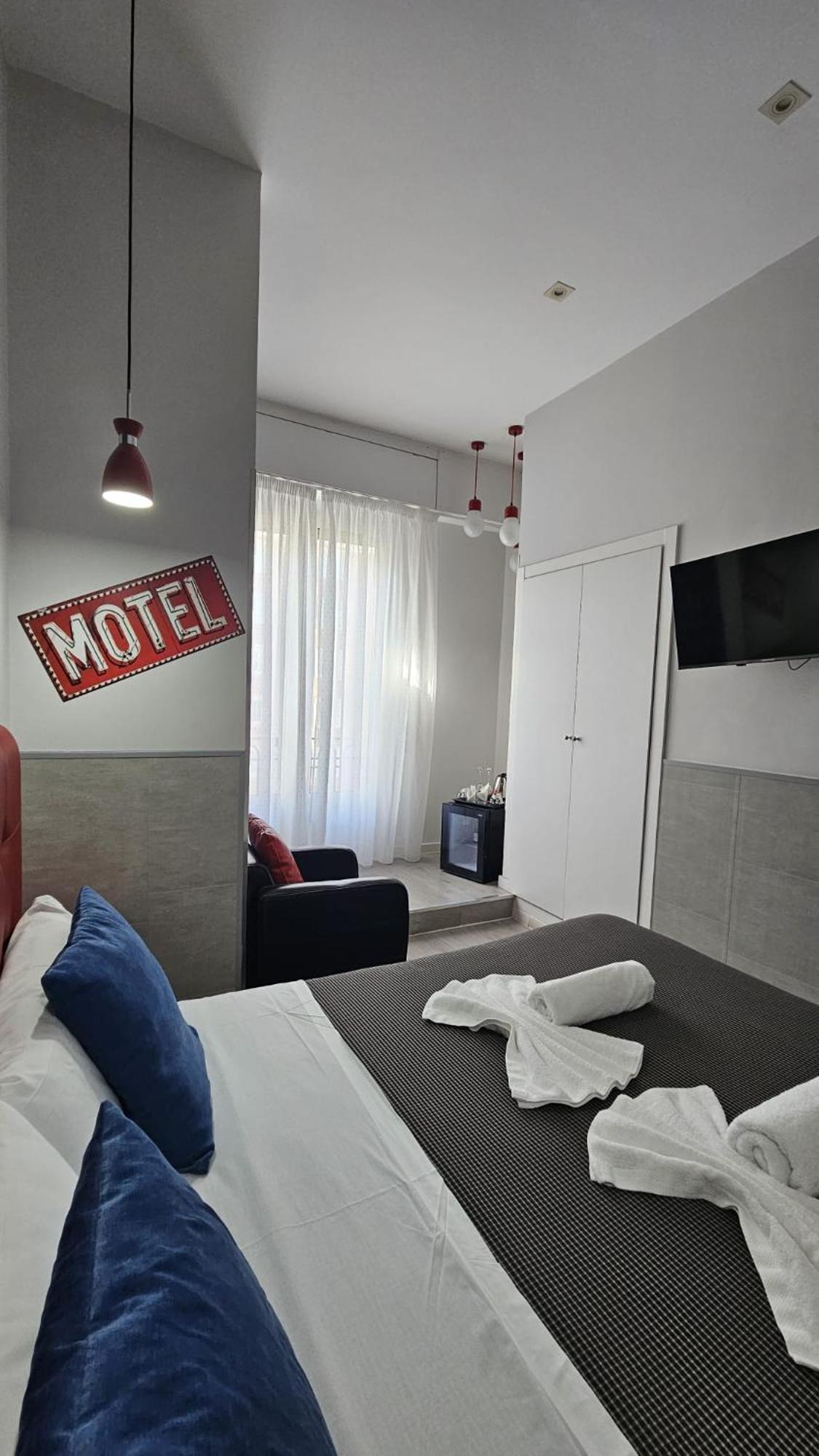 Hostal Lauria — Fotos 3
